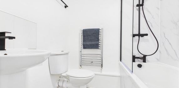 1 bedroom flat to rent - Photo 2