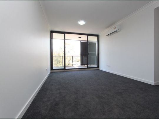 Lovely 2 bedroom unit - Photo 1
