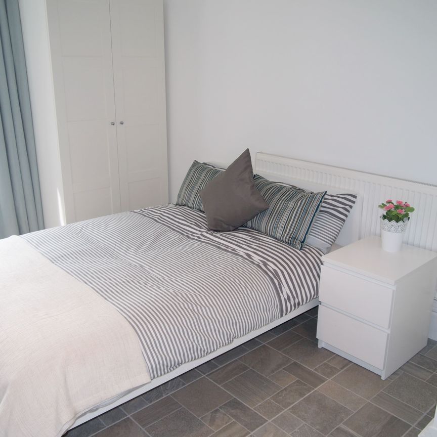 Flat 2, 46 Headingley Lane, LS6 2EL, Leeds - Photo 1