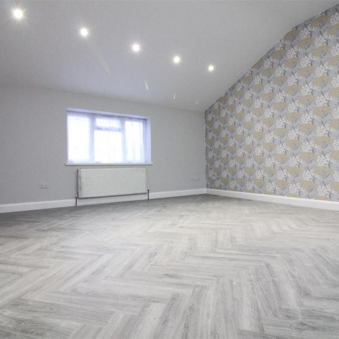 3 bedroom detached bungalow to rent - Photo 1