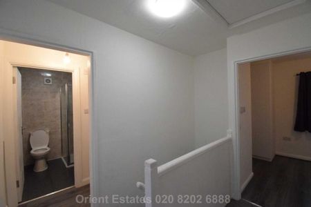 3 bedroom end of terrace house to rent - Photo 5