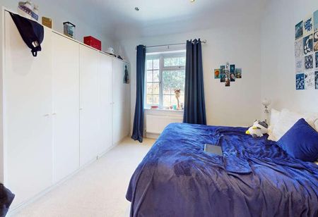 Ember Lane, Esher, London, KT10 - Photo 5