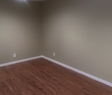 Beautiful 4 Bed Home On Corner Lot In Saddleridge – Prime Location ... - Photo 4