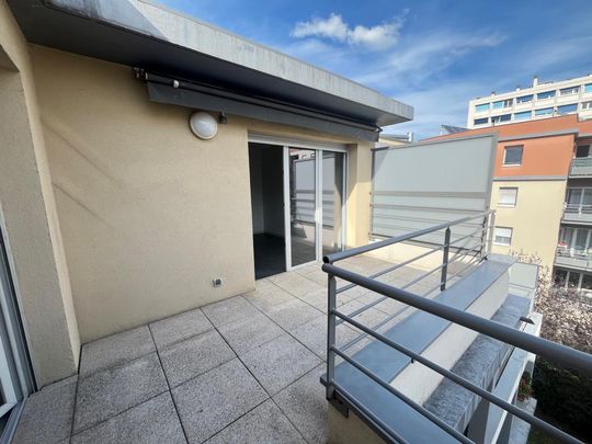 Magnifique F2 récent avec BALCON-TERRASSE et GARAGE à louer secteur Bellevue - Photo 1