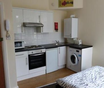 Studio to rent - Photo 4