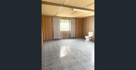 Spacious 3x1 Home with Granny Flat / Teenager’s Retreat - Photo 5