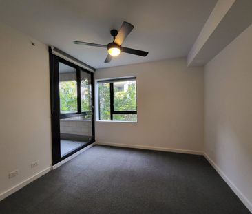 One bedroom + One bathroom - Photo 2