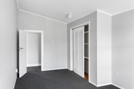 Large Family Home - Photo 3