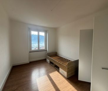 St-Imier, beautiful 4-room apartment with balcony on the 2nd floor - Photo 4