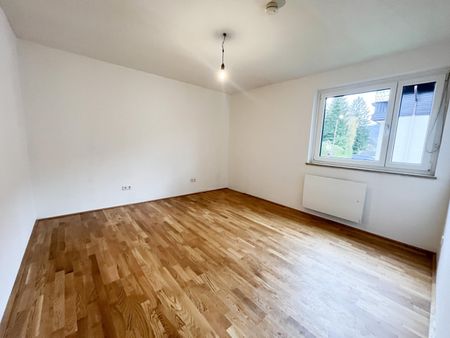 Helle 2 Zimmer WHG mit großen Balkon und Carport - Photo 2