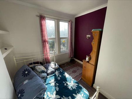 Bedroom Apartment - First Floor - Central Luton - Crescent Rise, LU2 - Photo 3