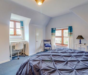 A 2 Bedroom Cottage in Severnhampton GL54 5SL - Photo 6