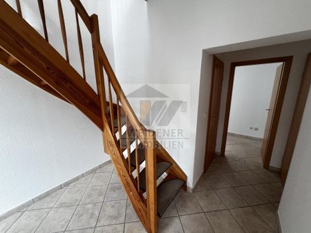 Schöne 2,5 Raum Maisonette-Whg. mit EBK, Balkon, Wanne und Dusche in Gera-Debschwitz! - Photo 2