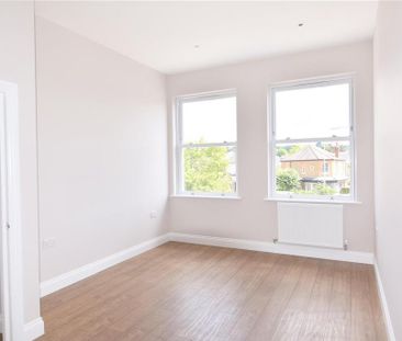 3 bedroom flat to rent - Photo 2