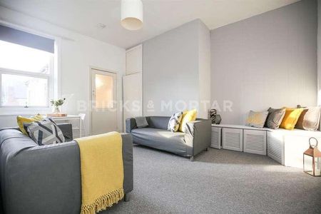 Grosvenor Gardens, Jesmond, Newcastle Upon Tyne, NE2 - Photo 2