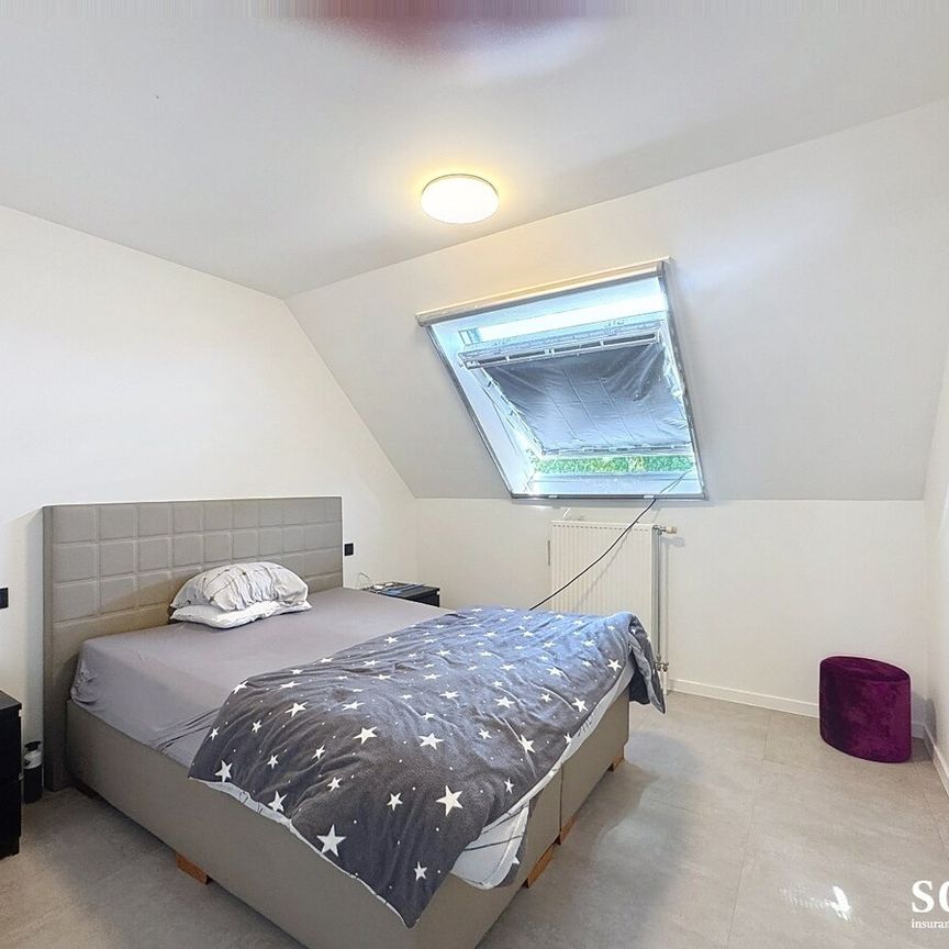 Instapklaar ruim appartement met 3 slaapkamers en balkonterras - Photo 1