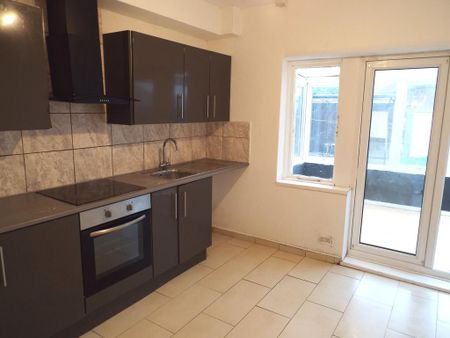 3 bedroom terraced house to rent - Photo 4