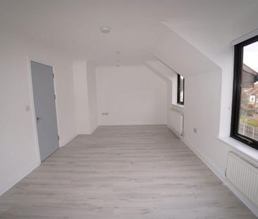 3 bedroom flat to rent - Photo 1