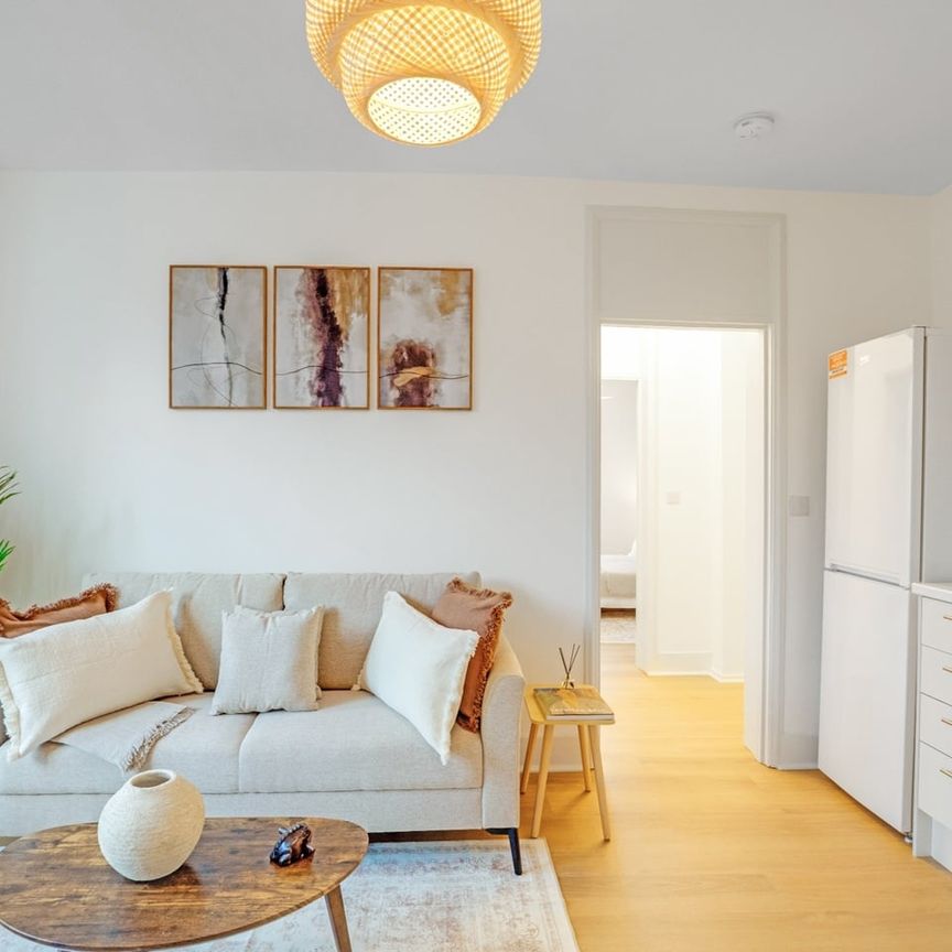 4 Bed Flat, Old Kent Road, SE1 - Photo 1