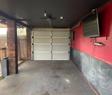 8 Catlin Court, Gosnells WA 6110 - House For Rent - $650 | Domain - Photo 6