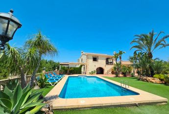 WIDE ESTATE FOR RENT IN TEULADA FOR LONG TERM