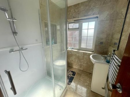 3 Bed Semi-Detached House, Aspen Drive, HA0 - Photo 3