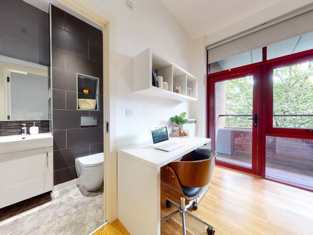 Apt 6, Q One Residence - Photo 3