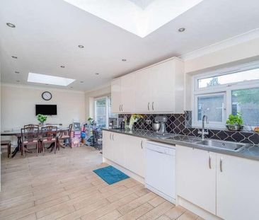 Woodlands Avenue, Ruislip, Middlesex, HA4 - Photo 3