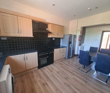 6 Bed - 27 Regent Terrace, Hyde Park, Leeds - LS6 1NP - Student - Photo 5
