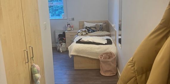 Room in a Shared Flat, Elliot House, M6 - Photo 2