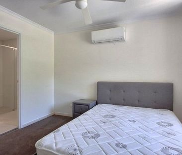 2BED 2BATH 2CAR NEWLY RENOVATED NEXT DOOR TO INDOOROOPILLY SHOPPING... - Photo 3