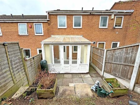 2 bedroom Town house to rent - Photo 3