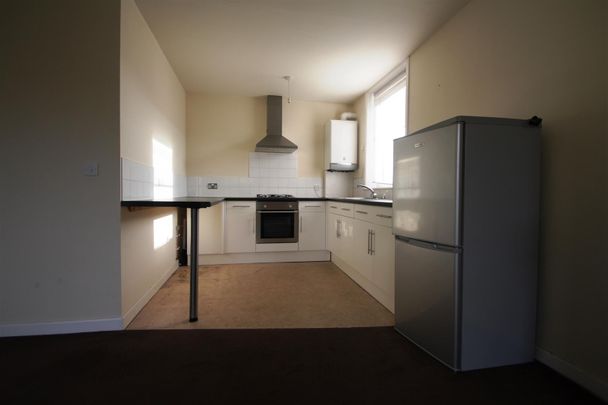 1 bed flat to rent in Frances Street, Elland - Photo 1