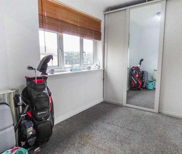 Waterside Mead, Canvey Island, SS8 - Photo 4