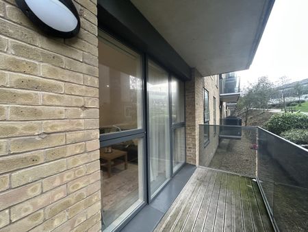 Embankment House - Photo 4