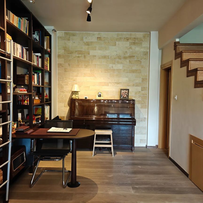 For Rent - Detached house 210 m² in Thessaloniki - Φωτογραφία 1