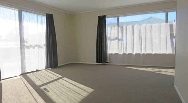 PRICE FURTHER REDUCED - PUKEKOHE - Photo 1