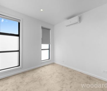 Stylish Family Home in Prime Heidelberg West Location - Photo 3
