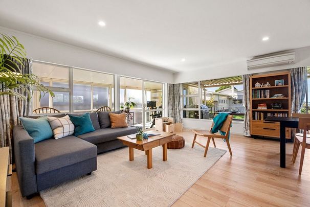 Spacious Quiet Living Plus Sea Views & Sun! - Photo 1