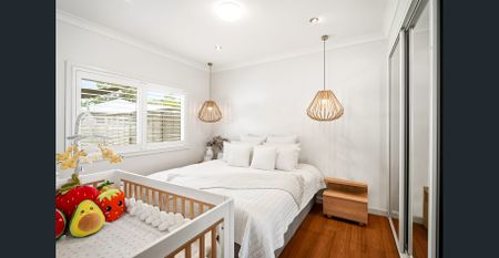 TASTEFULLY UPDATED FAMILY HOME IN SOUGHT-AFTER REGENTVILLE - Photo 3