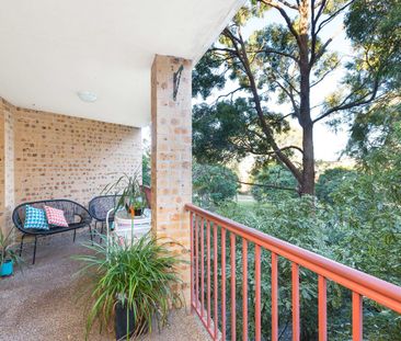 Spacious Two Bedroom Unit - Photo 3