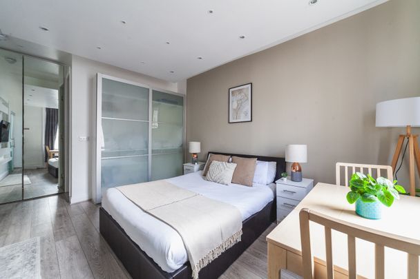 1 Bed Flat, Gloucester Terrace, W2 - Photo 1