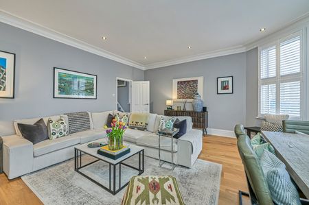 Battersea Park Road, London, SW11 - Photo 2