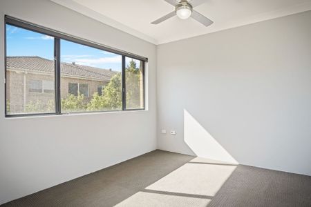 Exceptional Three-Bedroom Apartment with Double Parking & City Views - Photo 2