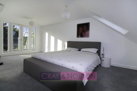 4 bedroom terraced house to rent - Photo 4