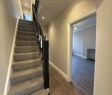 3 bedroom end of terrace house to rent - Photo 1