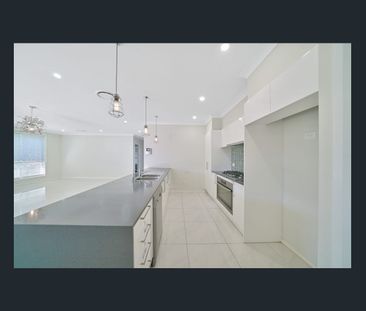 Spacious 4 Bedroom Family Home - Photo 6