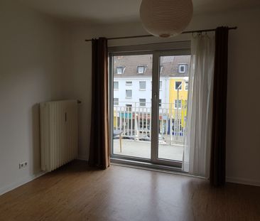 Zimmer 15,35 m² mit Gemeinschaftsbalkon innerhalb einer 3er-WG // 2... - Foto 2