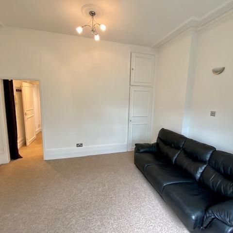 Boyn Hill Avenue, Maidenhead - Photo 1