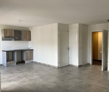Location Appartement 3 pièces 68m² - Photo 4